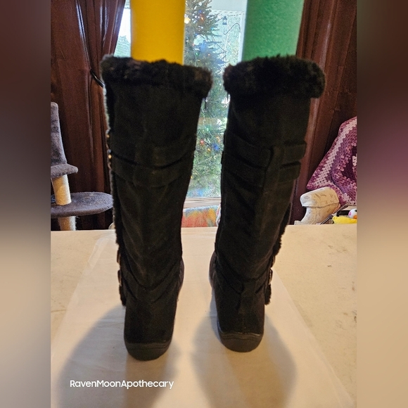 Womens Cute Black Zipper Boots - Picture 3 of 8